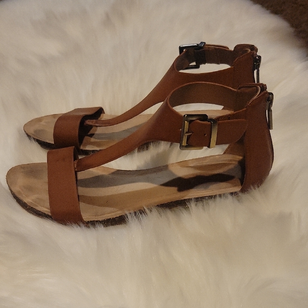REACTION KENNETH COLE Brown Women's Sandals size 6.5.